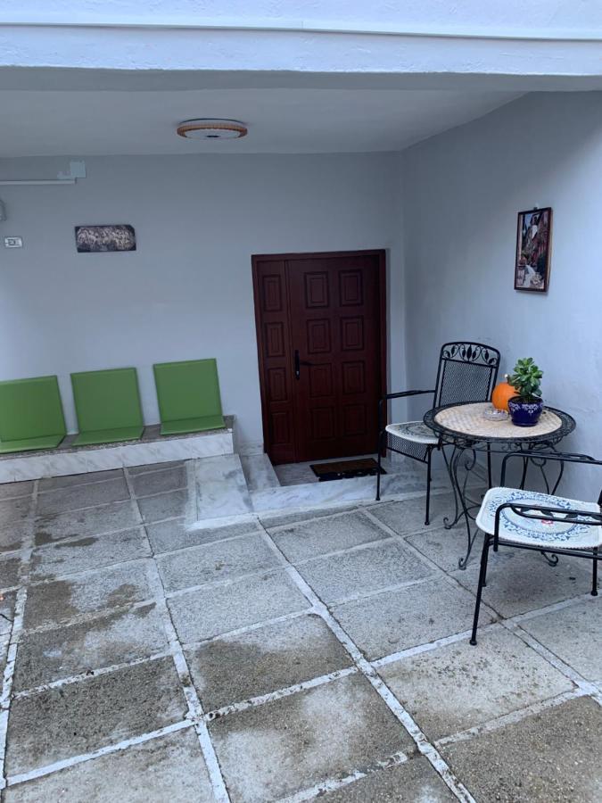 Tradicional Bazaar Home Korce Luaran gambar